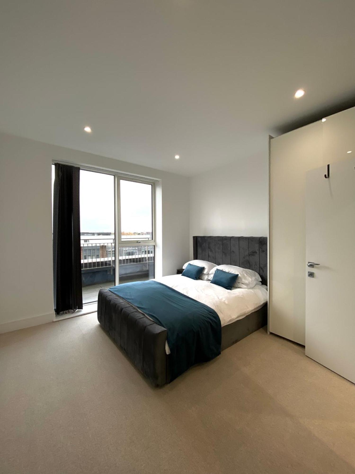 Spacious 2 Bedroom Penthouse Retreat London Exterior photo